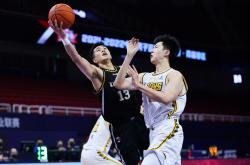 开云体育官网-勇士碾压步行者，郭艾伦高光表现的简单介绍