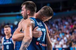 开云官网-关于裁判尺度受争议：比赛中众说纷纭，胶着比分难分胜负的信息