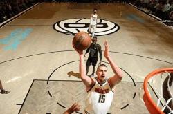 开云体育平台APP-球星们的精彩表现引发广泛讨论和关注