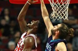 开云体育直播-加拿大男篮碾压黄蜂，威斯布鲁克打破历史纪录的简单介绍