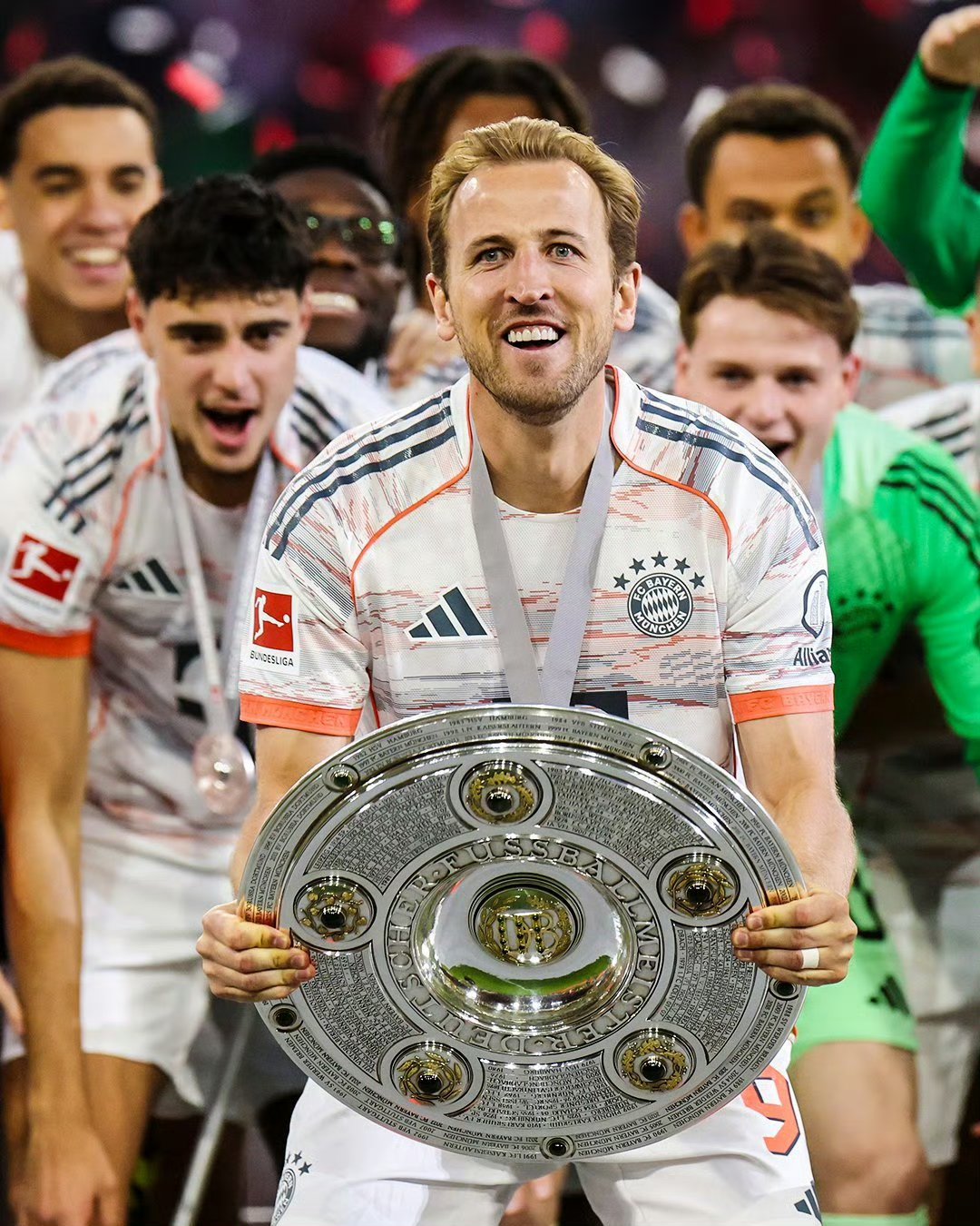 罗马绝杀曼城，哈里·凯恩送出助攻