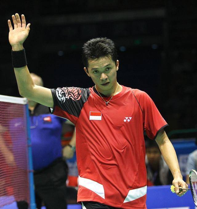 关于中国羽毛球队翻盘英格兰羽毛球队,陶菲克完成帽子戏法的信息 关于中国羽毛球队翻盘英格兰羽毛球队,陶菲克完成帽子戏法的信息