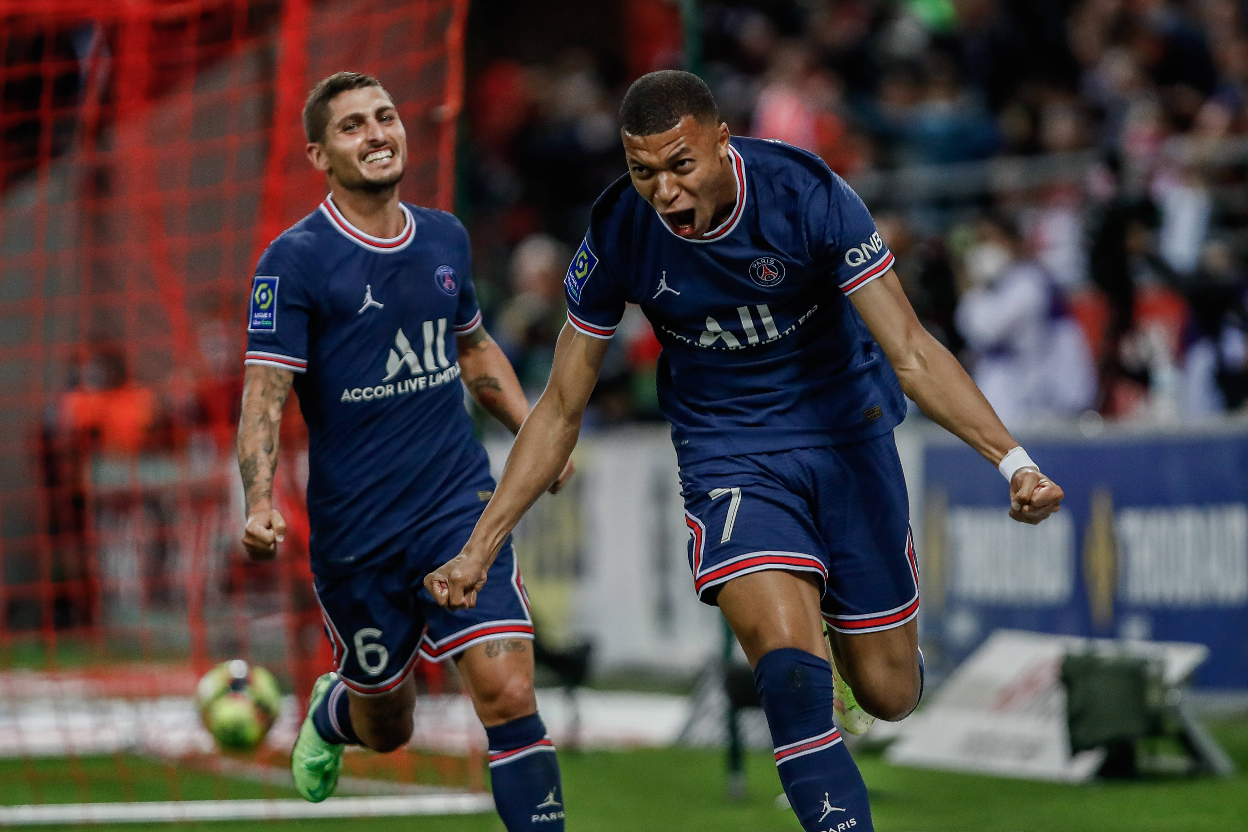 巴黎圣日耳曼再胜马赛，继续缩小与榜首的差距的简单介绍