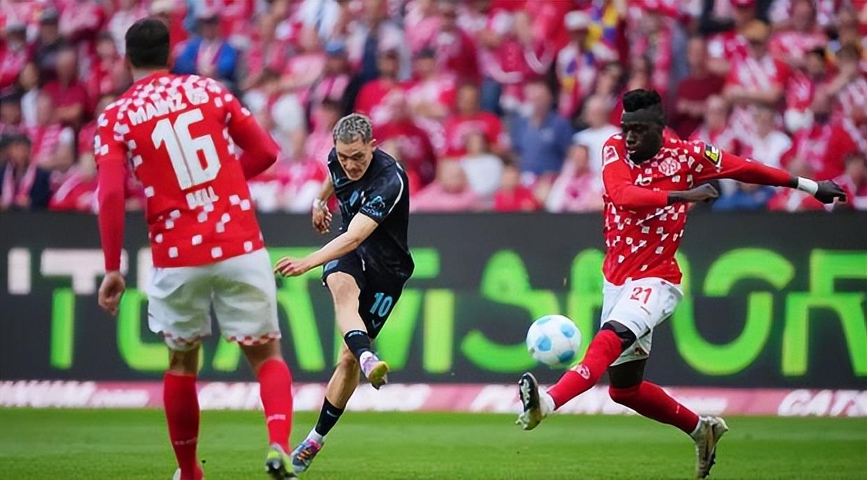 利物浦大胜拜仁慕尼黑：冠军在望