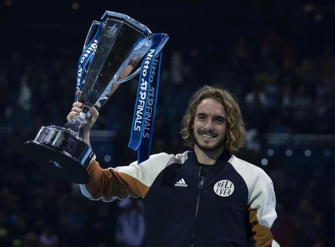 关于西班牙网球队爆冷英国网球队，西西帕斯打破历史纪录的信息