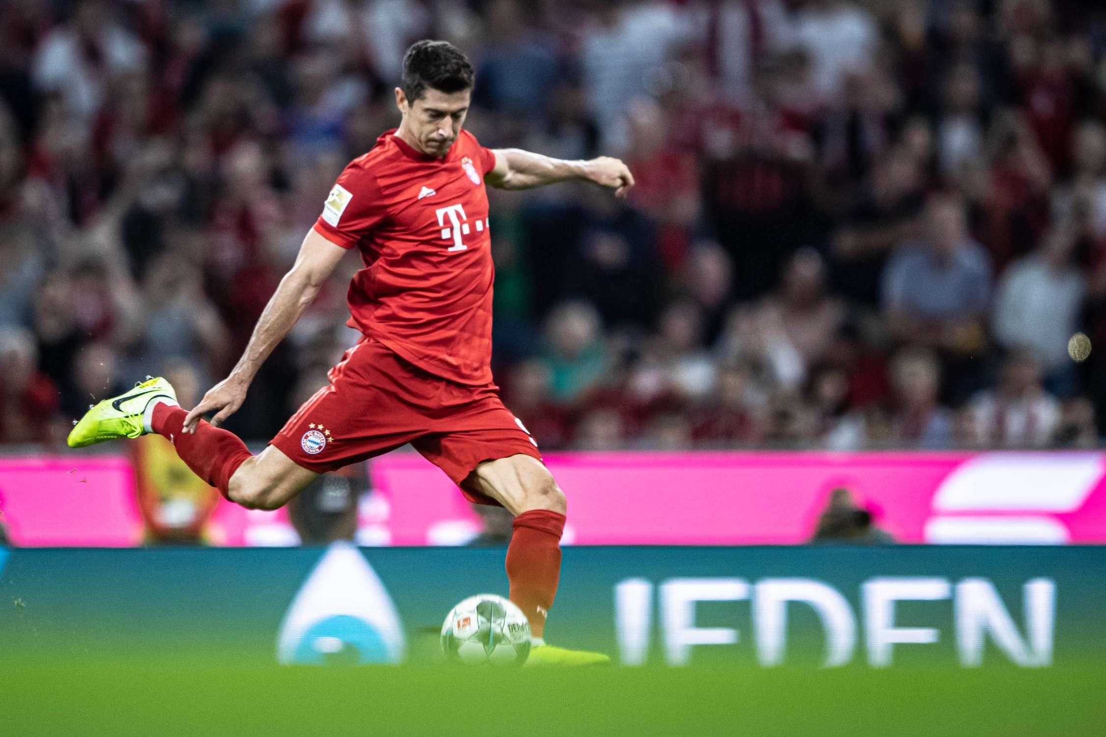 包含多特蒙德力克中国，莱万扛起全队的词条