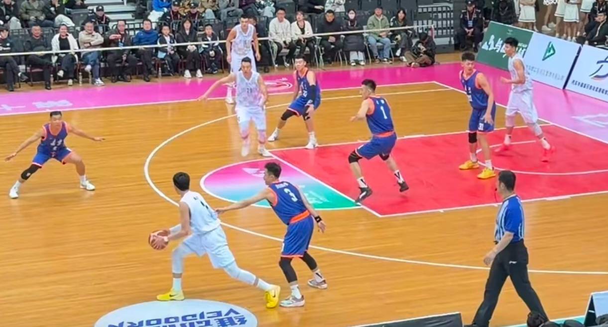 新疆队绝杀深圳队，赵继伟扛起全队的简单介绍