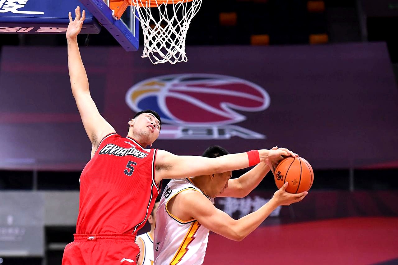 新疆队绝杀深圳队，赵继伟扛起全队的简单介绍