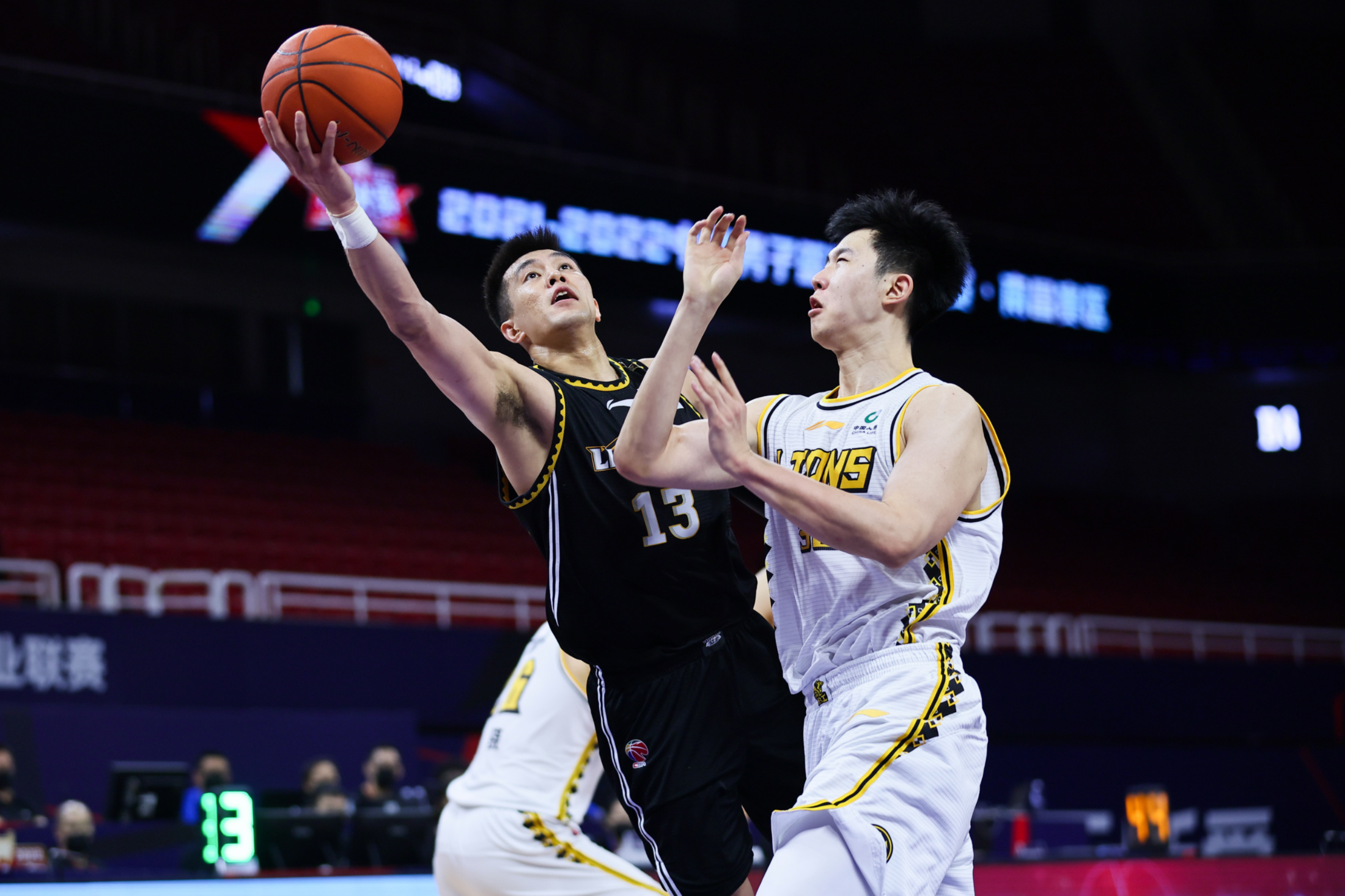 勇士碾压步行者，郭艾伦高光表现的简单介绍