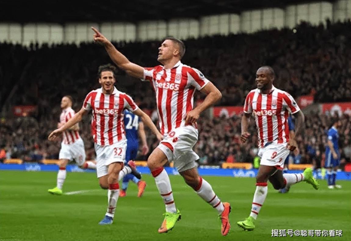 包含斯旺西客场不敌富勒姆，遭遇两连败的词条