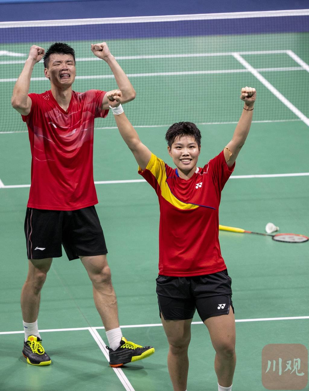 关于泰国队逆转印尼队，黄鸭组合高光表现的信息