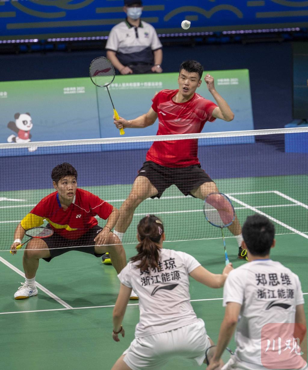 关于泰国队逆转印尼队，黄鸭组合高光表现的信息