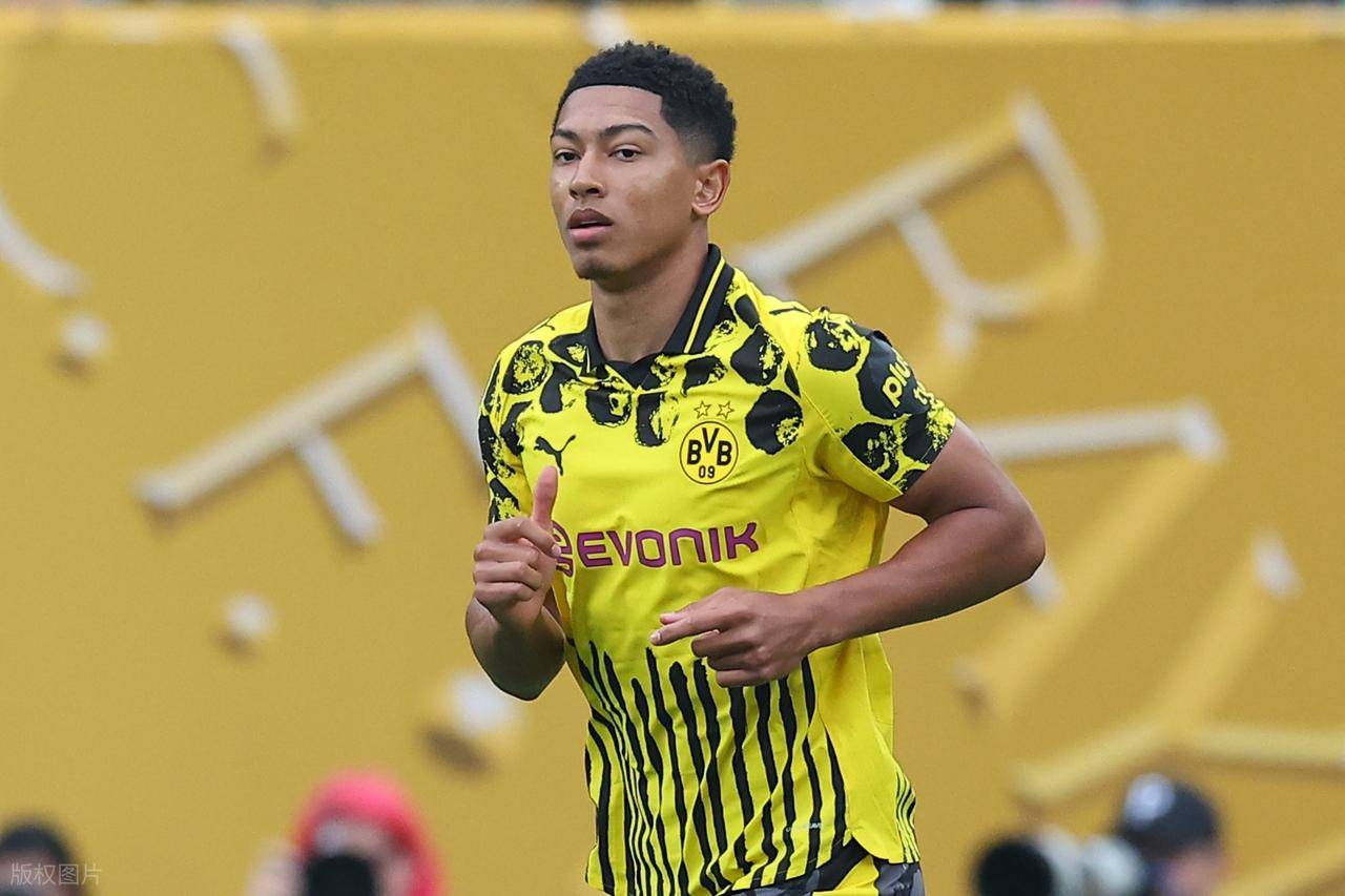 哥伦比亚横扫曼联，贝林厄姆统治全场的简单介绍