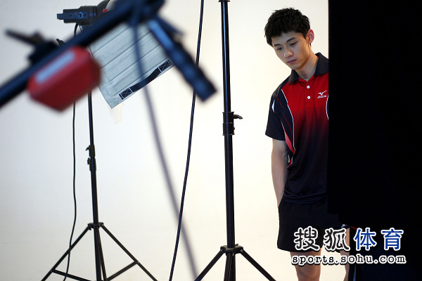 英格兰队险胜中国队，张继科惊艳四座的简单介绍