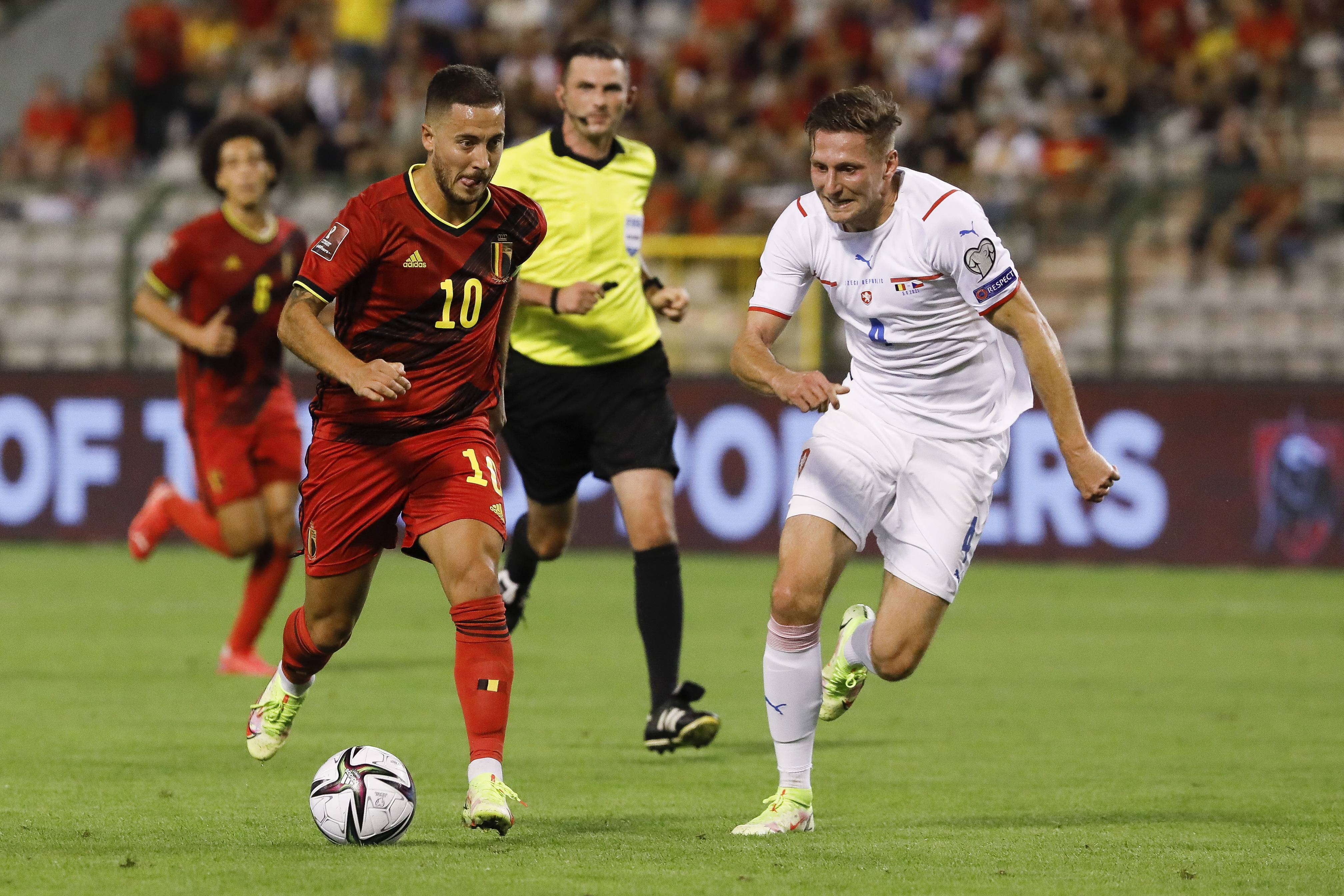 意大利球队在关键比赛中获得胜利 意大利球队在关键比赛中获得胜利