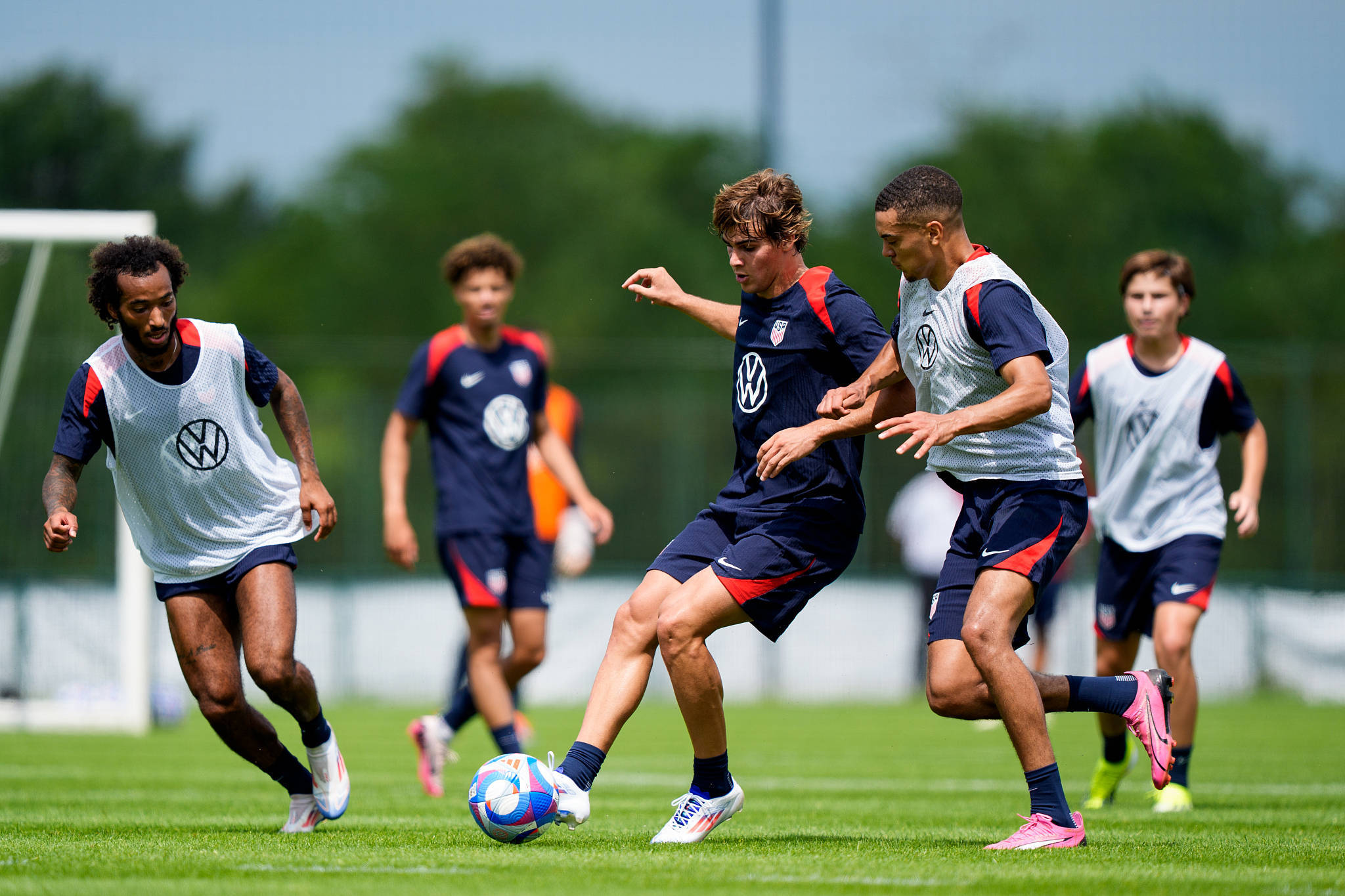 拉美球员在欧洲杯赛中表现出色 拉美球员在欧洲杯赛中表现出色