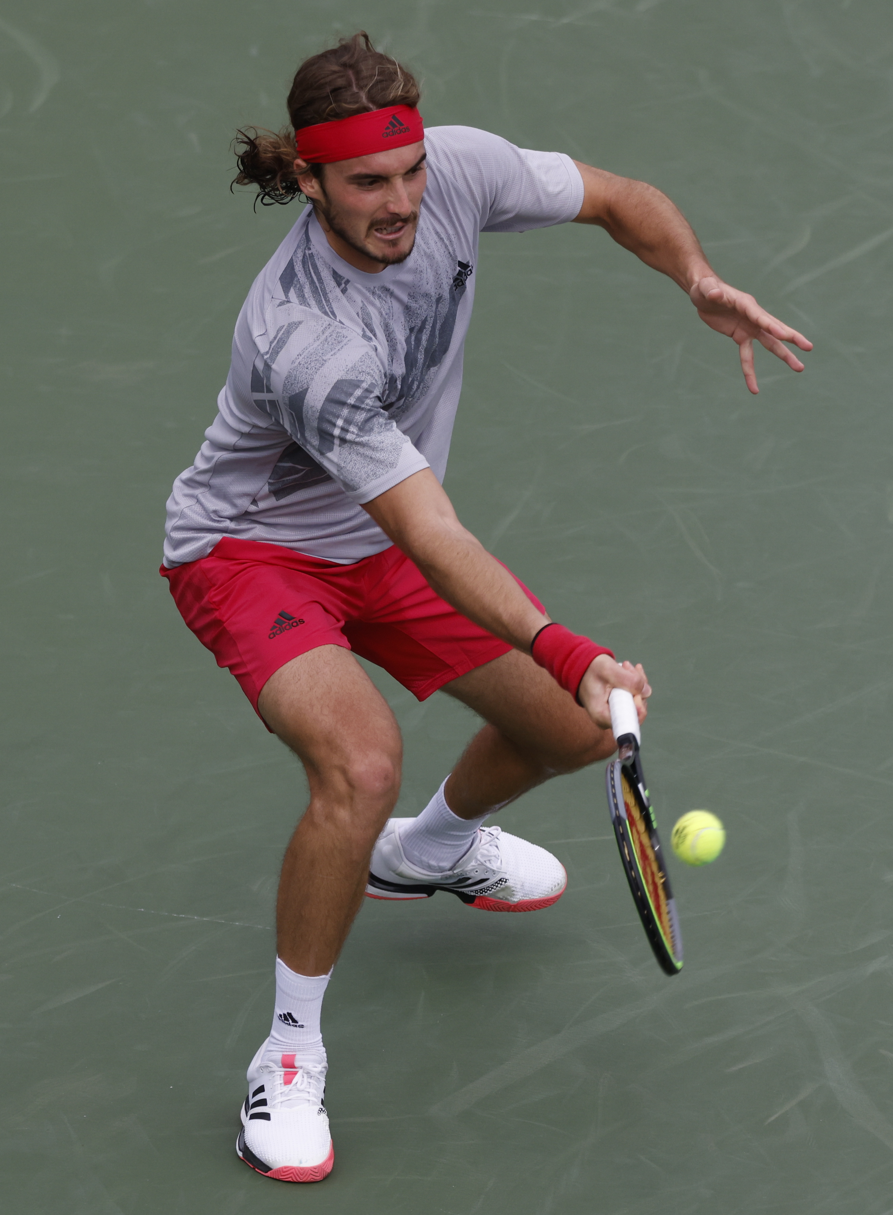 包含世界网球队轻取美国网球队，西西帕斯一己之力扛起全队的词条