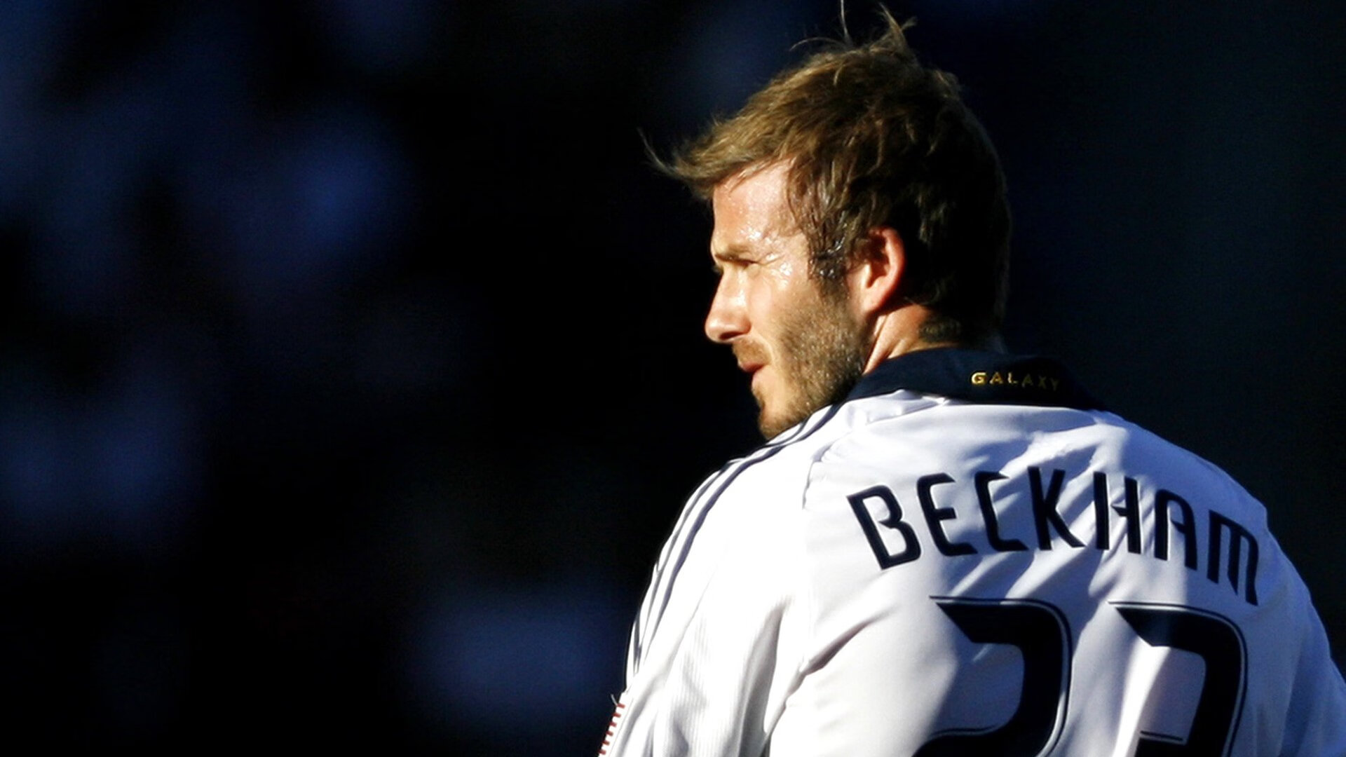 当伦纳德在上海滩的雨夜起舞,一场关于唯一的篮球叙事