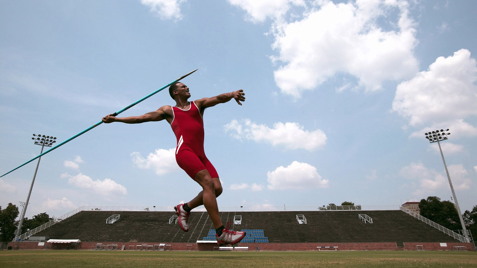 跨界封锁，从NBA篮网到意甲焦点，西亚卡姆的接管哲学