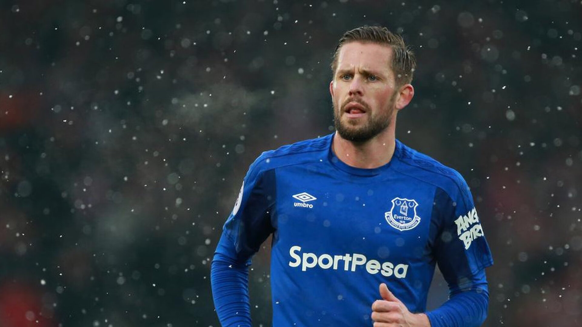 欧冠淘汰赛之夜,格纳布里防守端锁死对手,改写边锋定义的战术革命