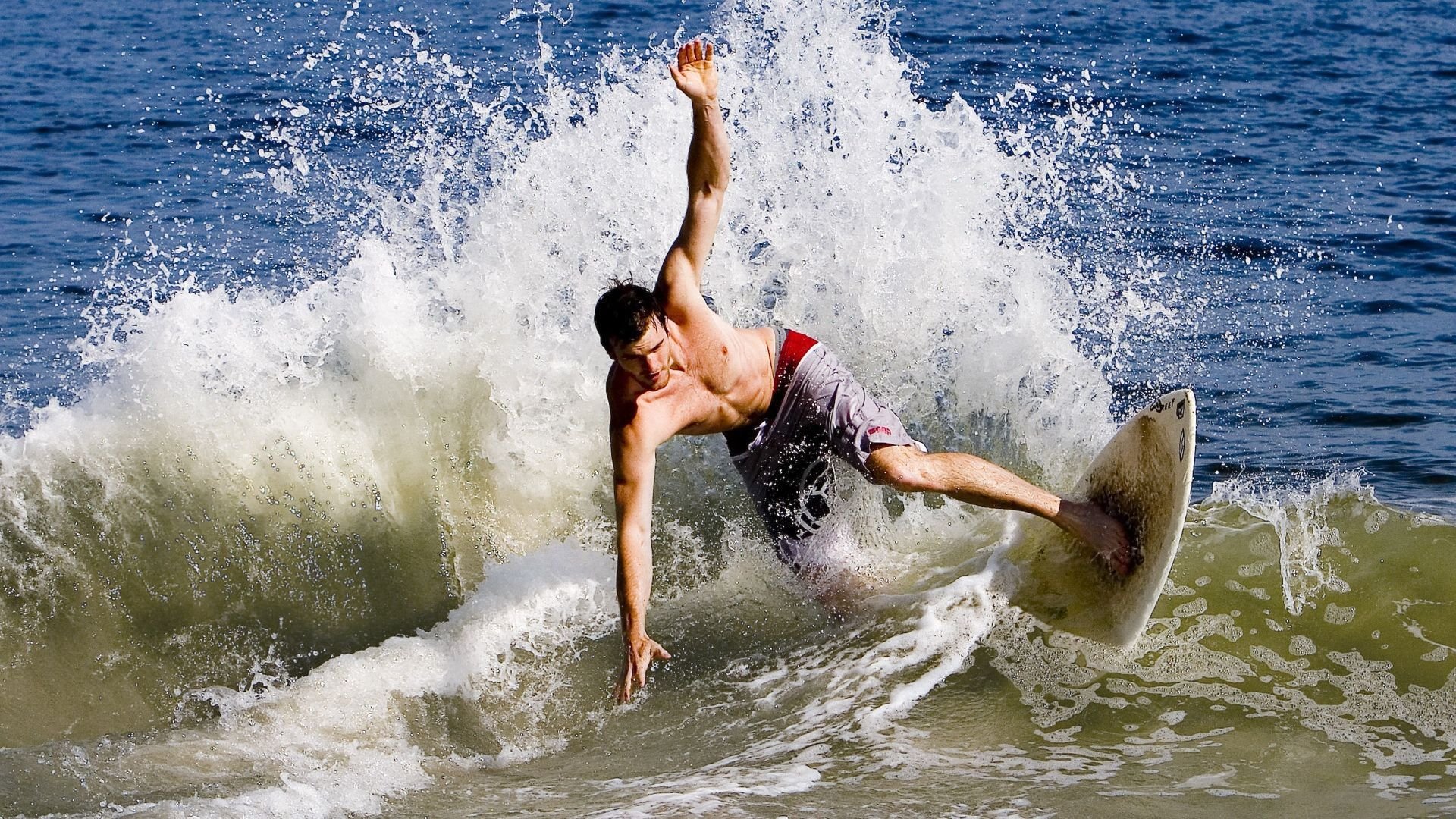 加维领衔青春风暴，里昂力克西班牙背后的战术革命